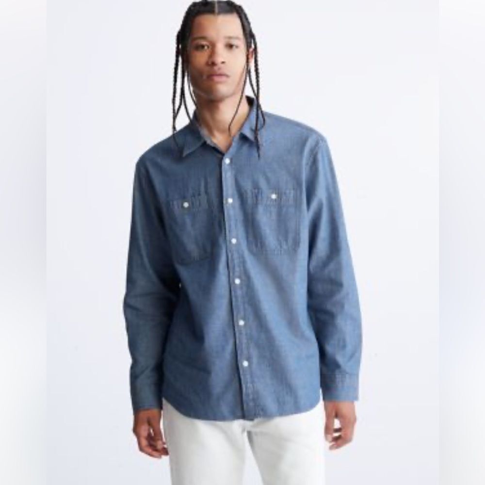 CALVIN KLEIN NWT Classic Fit Denim Shirt Chambray Blue Size Medium Button Down